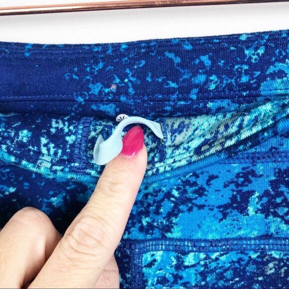 ATHLETA | Be Free Splatter Cropped Leggings Knicker Length Blue Women’s Size S - Picture 8 of 14